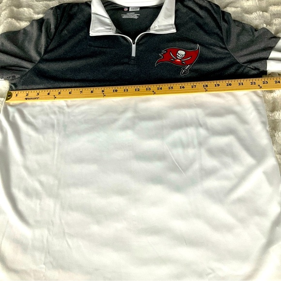 NFL Team Apparel Mens Tampa Bay Buccaneers Xl Long Sleeve Shirt NWT - Picture 4 of 8